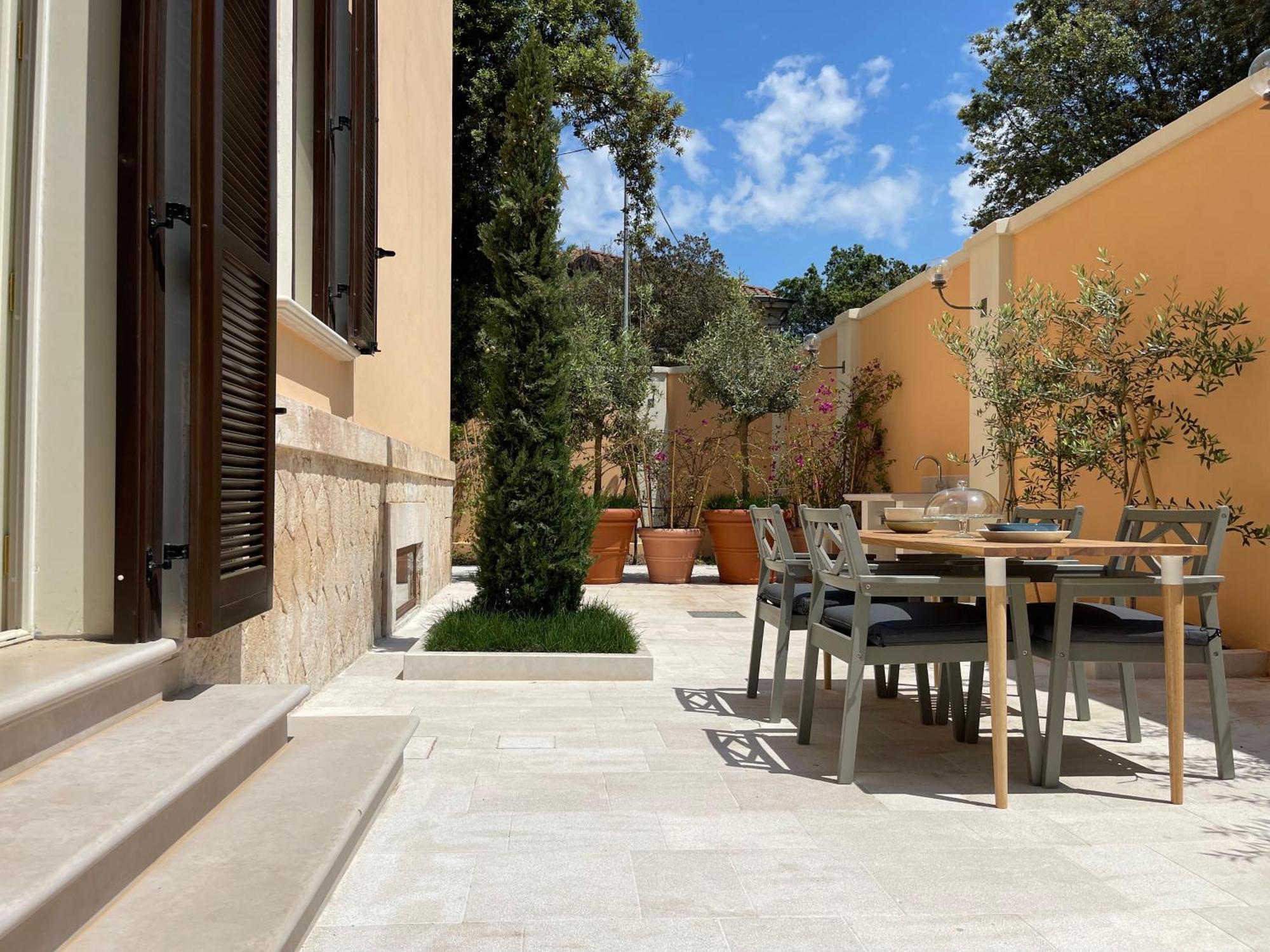 Palazzo Pitagora Hotel Taranto Bagian luar foto