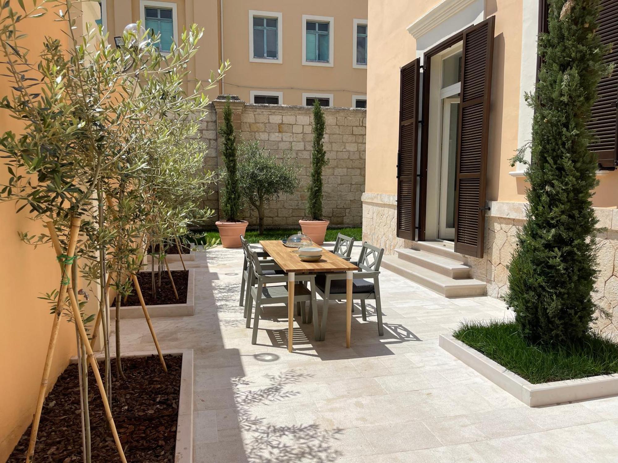 Palazzo Pitagora Hotel Taranto Bagian luar foto
